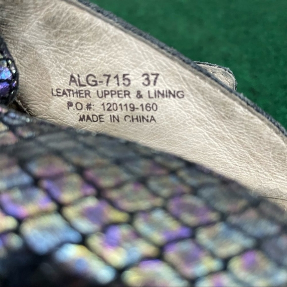 ALEGRIA IRIDESCENT SNAKE SCALE SHOES - Picture 2 of 6